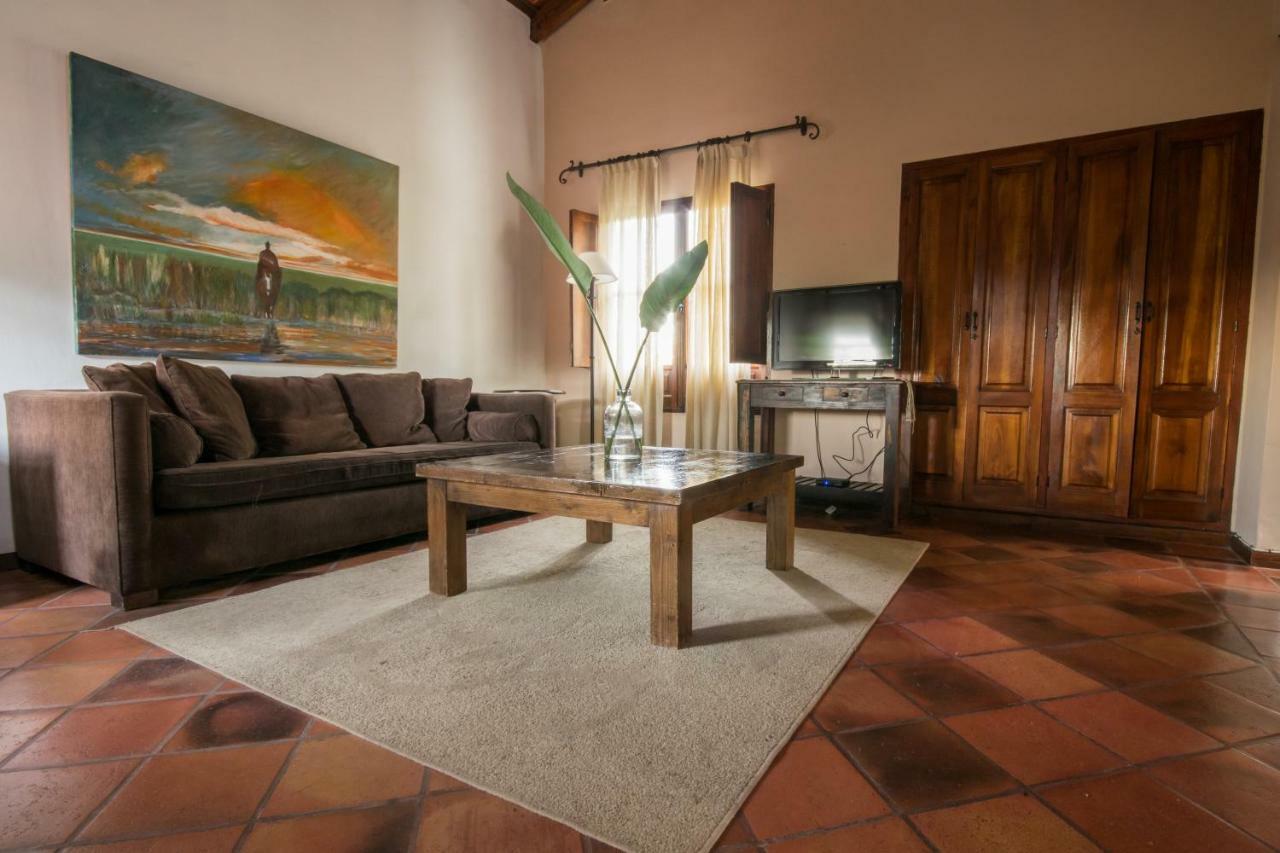 Hotel Torrontes Сан Лоренсо Екстериор снимка